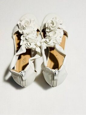 Patrizia Elegant White Floral Zip-Back Wedge Heel